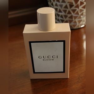 GUCCI Bloom perfume